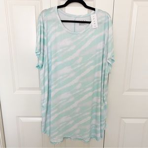 NWT LIVI activewear tee size 22/23